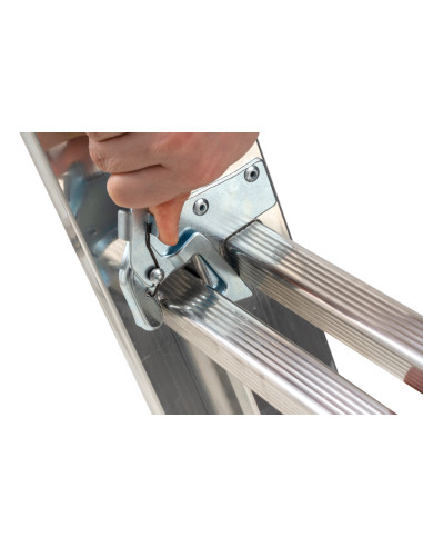 Échelle transformable triple G LEVEL avec réglage à pédale, montants parallèles en aluminium